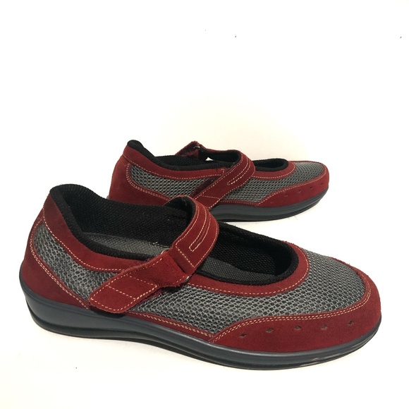 wide mary jane shoes